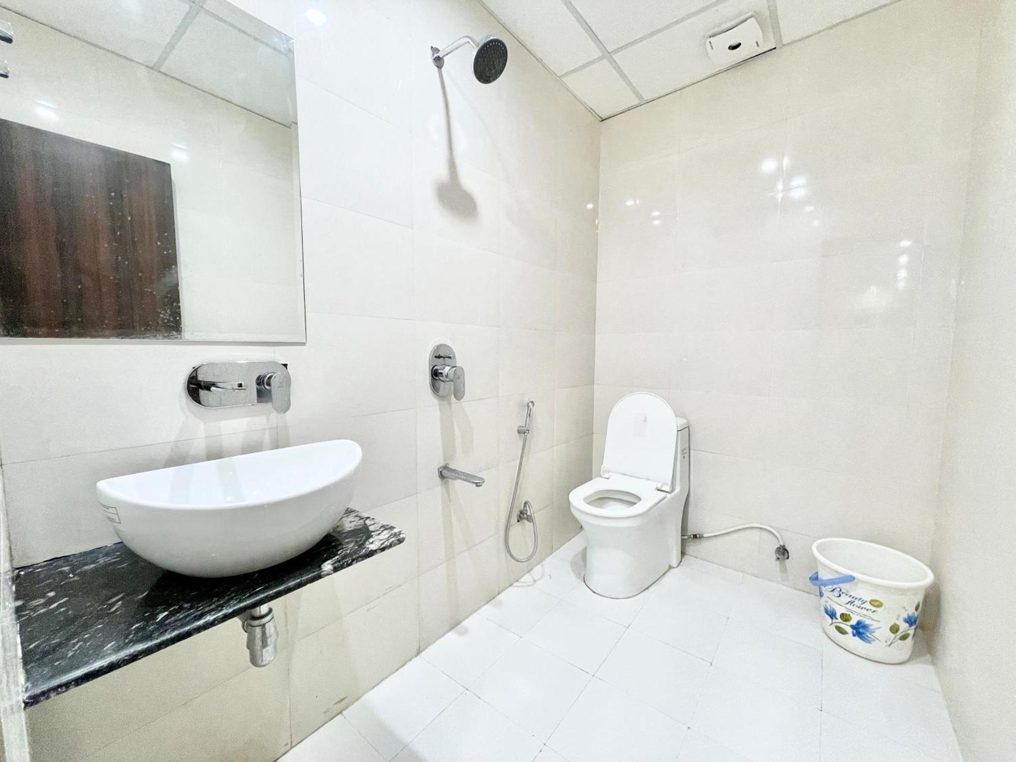 Hotel Laxmi V ! ! Fully-air-conditioned At Prime Location With Parking-wifi-lift Availability, Near Kashi Vishwanath Temple, And Ganga Ghat 5*