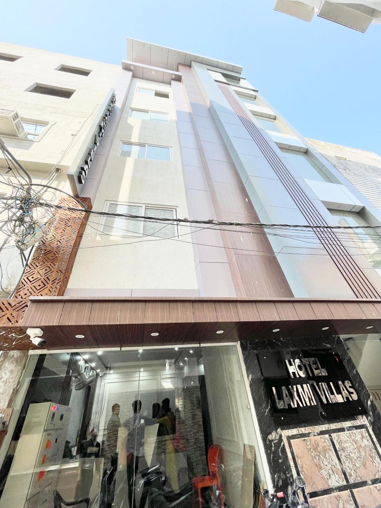 Laxmi V ! ! Fully-air-conditioned At Prime Location With Parking-wifi-lift Availability, Near Kashi Vishwanath Temple, And Ganga Ghat Hotel Varanasi